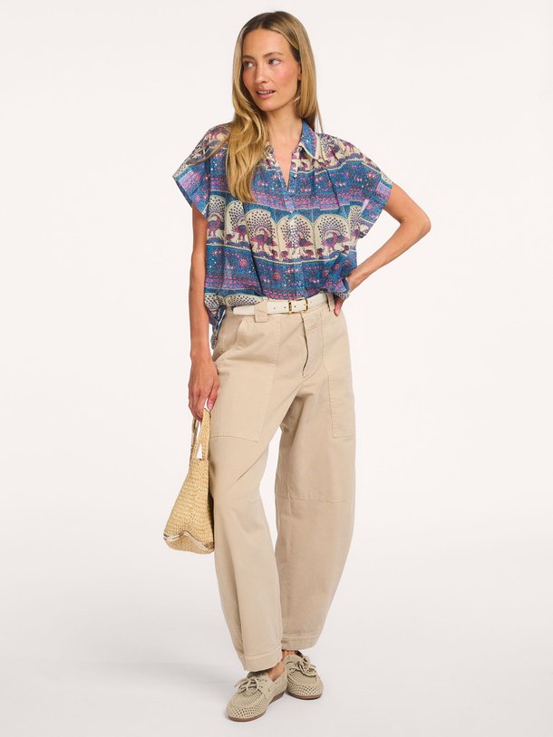 Ontdek de Badal katoenen blouse met print van Lollys Laundry in de kleur Blauw bij Orangebag. Op werkdagen voor 21:45 besteld, morgen in huis.