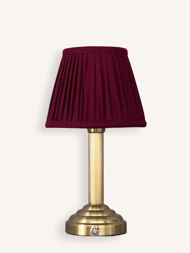 Ontdek de Numi, draadloze tafellamp van Club Carlotta bij Orangebag. Op werkdagen voor 21:45 besteld, morgen in huis.