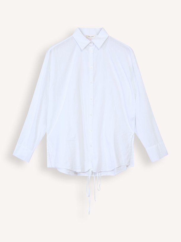 Ontdek de Ruby, katoenen blouse van Club L`avenir bij Orangebag. Op werkdagen voor 21:45 besteld, morgen in huis.