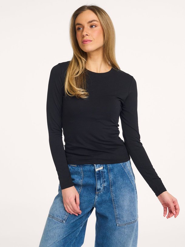 Ontdek de Saesme, organic cotton mix longsleeve van Samsoe Samsoe bij Orangebag. Op werkdagen voor 21:45 besteld, morgen in huis.