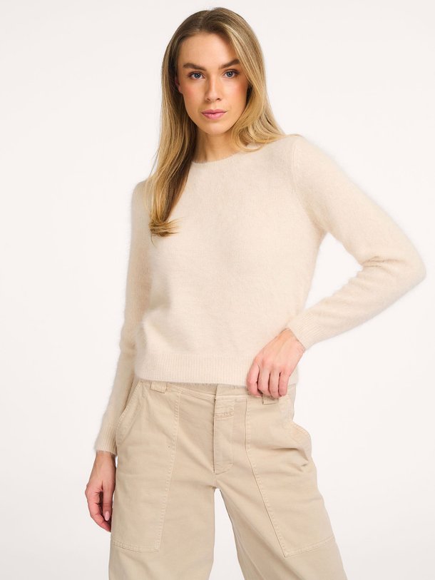 Ontdek de Datti, angoramix trui van Bellerose bij Orangebag. Op werkdagen voor 21:45 besteld, morgen in huis.