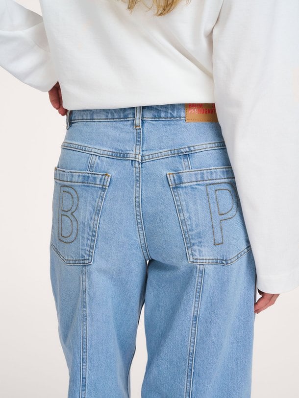 High waist barrel fit jeans