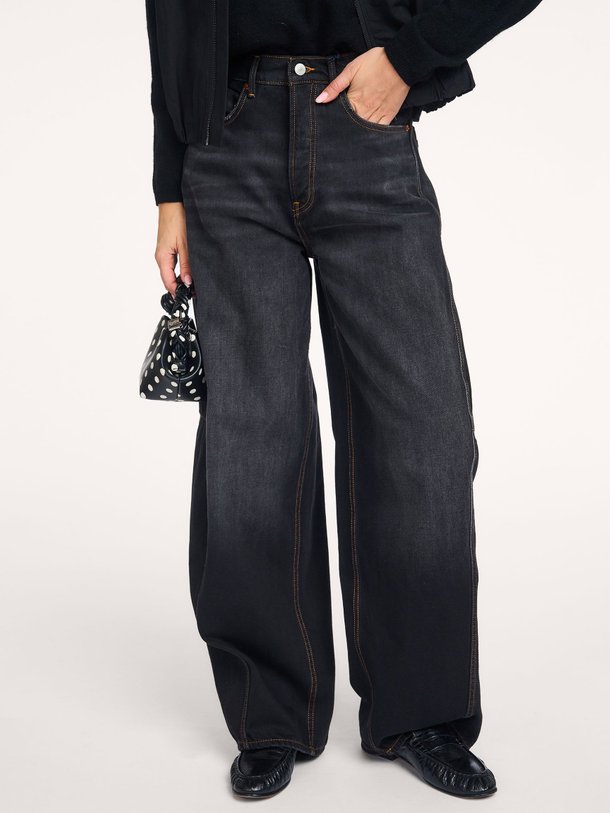 Ontdek de Maki, high waist barrel fit jeans van Denham bij Orangebag. Op werkdagen voor 21:45 besteld, morgen in huis.