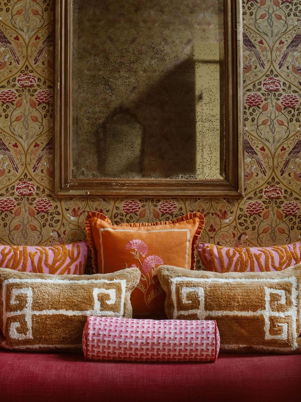 Ontdek de Clair, organic cotton kussen met dessin van Palais bij Orangebag. Op werkdagen voor 21:45 besteld, morgen in huis.