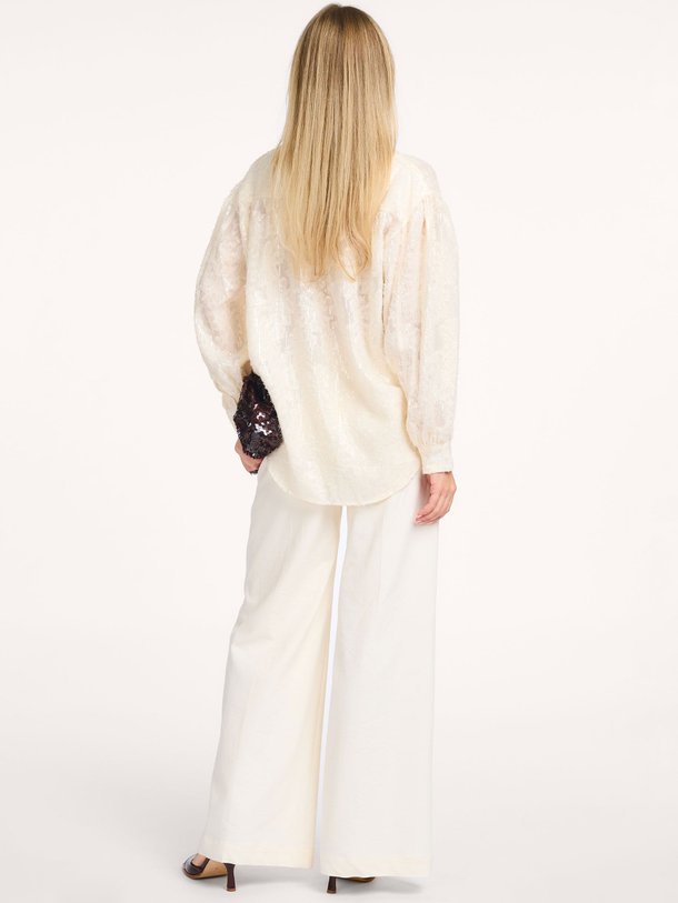 Ontdek de Candi, viscose blouse met pailletten van Frnch bij Orangebag. Op werkdagen voor 21:45 besteld, morgen in huis.