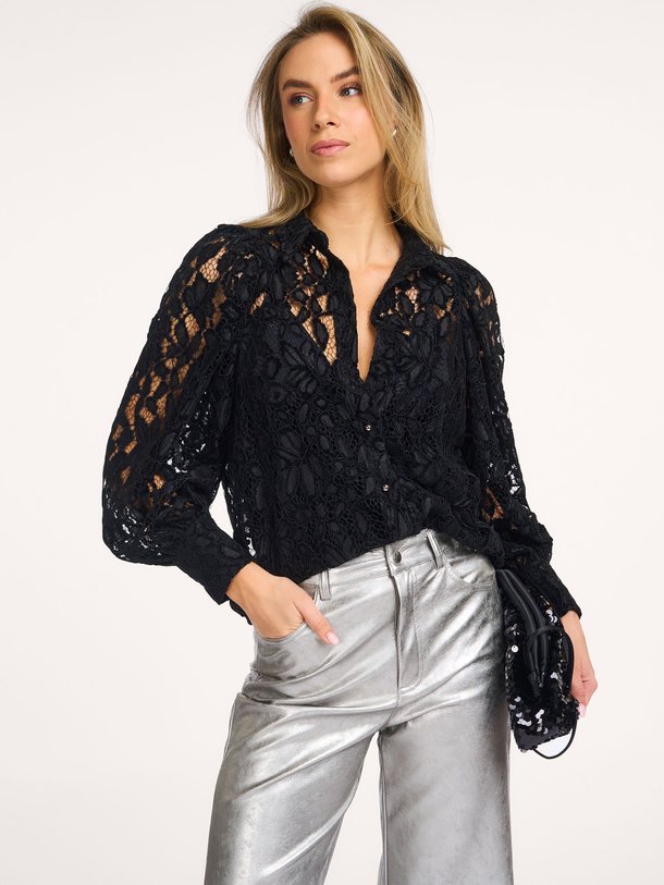 Ontdek de Kendall, geweven kanten blouse van Freebird bij Orangebag. Op werkdagen voor 21:45 besteld, morgen in huis.