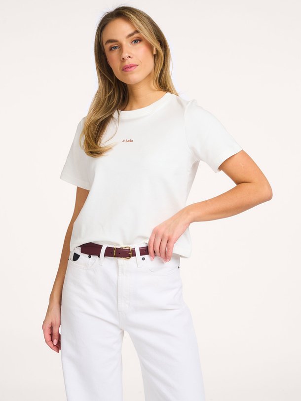 Ontdek de Cherry, katoenen logo T-shirt van Lois bij Orangebag. Op werkdagen voor 21:45 besteld, morgen in huis.