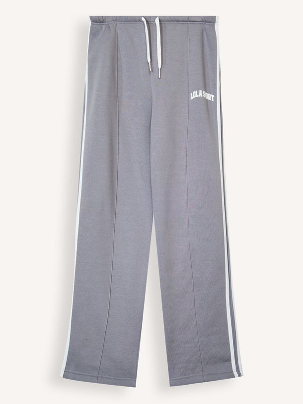 Ontdek de Jade, katoenmix joggingsbroek van The Lola Club bij Orangebag. Op werkdagen voor 21:45 besteld, morgen in huis.
