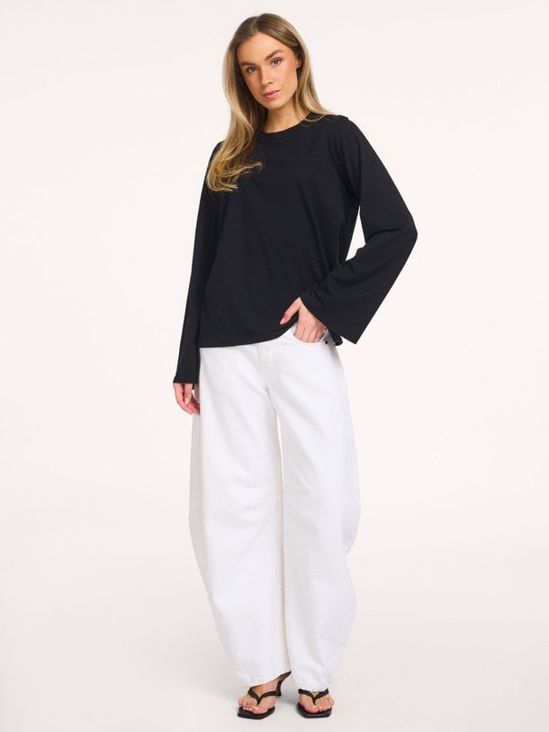 Ontdek de Raiza, katoenen longsleeve van Club L`avenir bij Orangebag. Op werkdagen voor 21:45 besteld, morgen in huis.