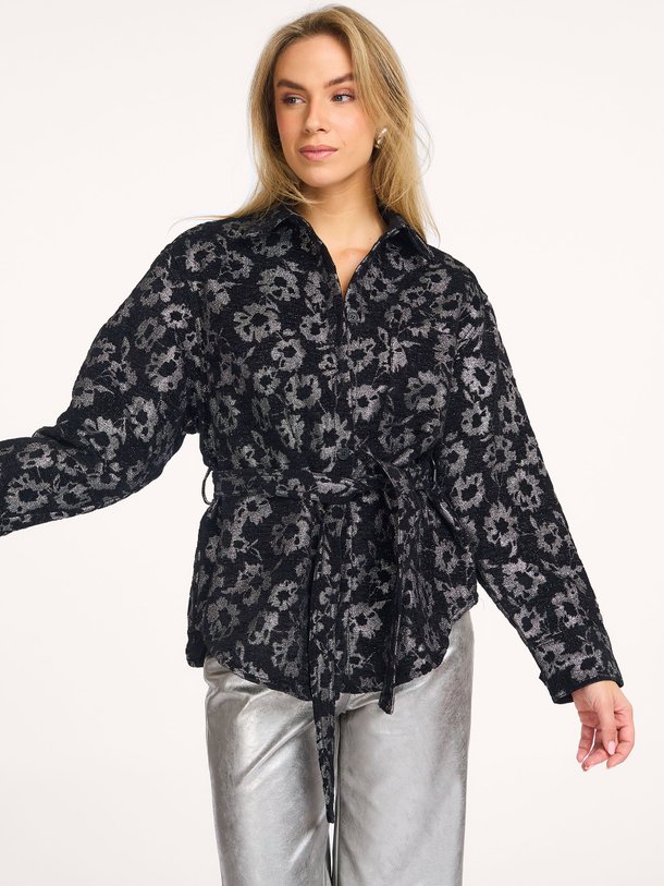 Ontdek de Giuni, katoenmix blouse met lurex van Frnch bij Orangebag. Op werkdagen voor 21:45 besteld, morgen in huis.