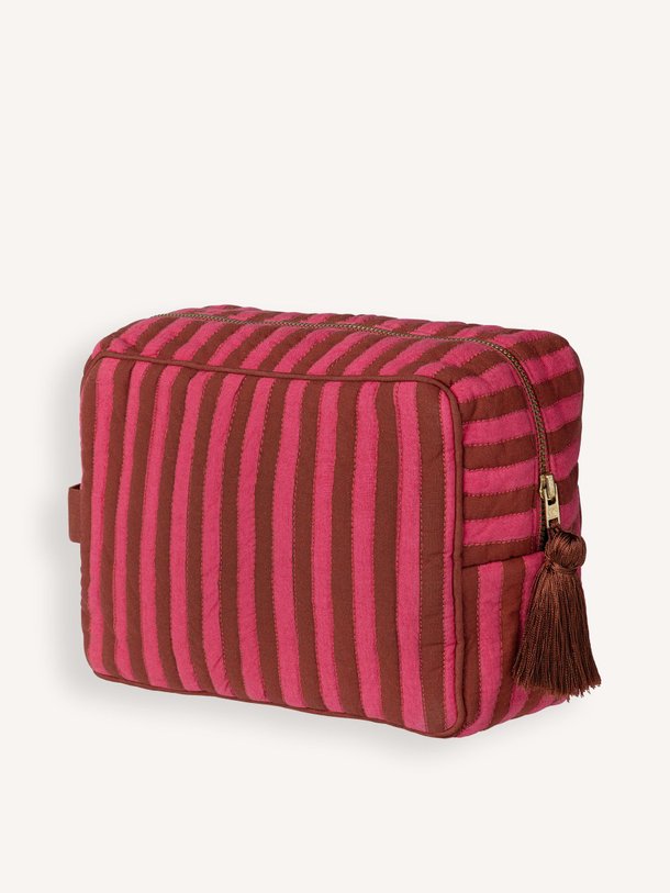 Palais Jackie, organic cotton make-up tasje met strepen - Fuchsia Ontdek de Jackie, organic cotton make-up tasje met strepen van Palais bij Orangebag. Op werkdagen voor 21:45 besteld, morgen in huis.
