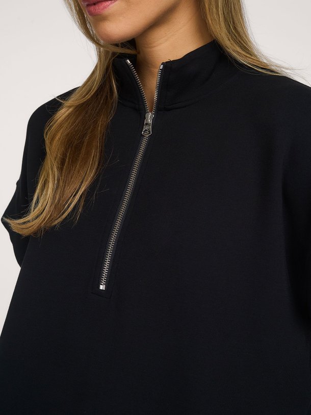 Varley Ritchie, viscosemix sweater - Zwart Ontdek de Ritchie, viscosemix sweater van Varley bij Orangebag. Op werkdagen voor 21:45 besteld, morgen in huis.