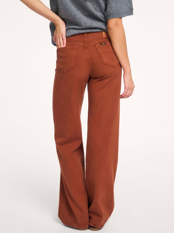 Ontdek de Lindsay, mid waist wide leg jeans van Lois bij Orangebag. Op werkdagen voor 21:45 besteld, morgen in huis.
