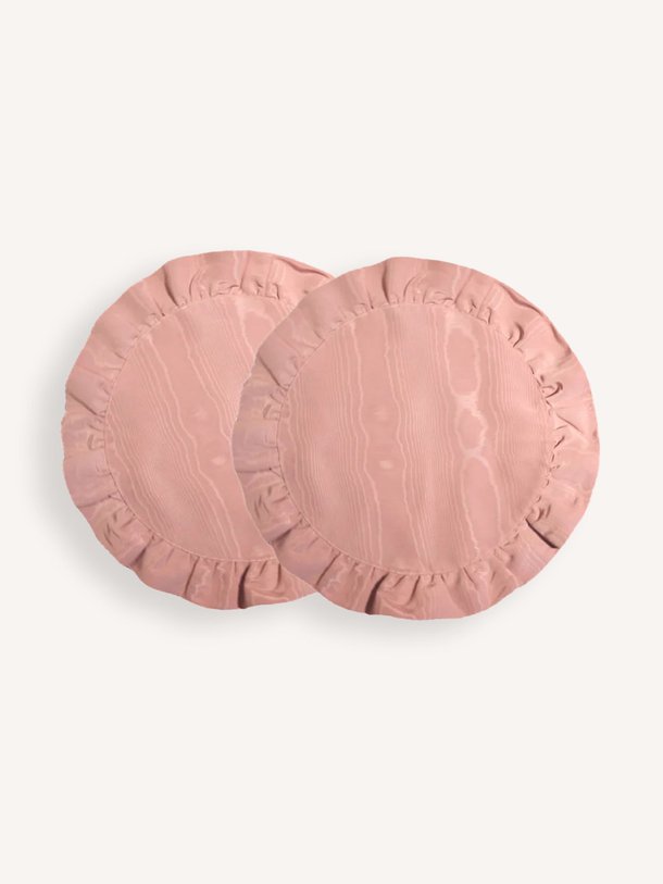 Ontdek de Darcy, geweven placemats van Club Carlotta bij Orangebag. Op werkdagen voor 21:45 besteld, morgen in huis.