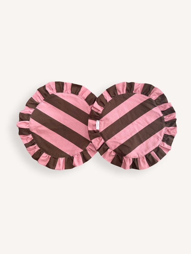 Ontdek de Darcy, katoenen gestreepte placemats van Club Carlotta bij Orangebag. Op werkdagen voor 21:45 besteld, morgen in huis.