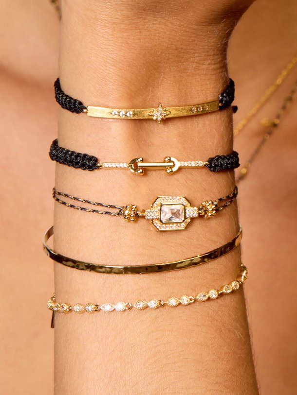 Ontdek de Diwali Link, armband met hanger van Mya-Bay bij Orangebag. Op werkdagen voor 21:45 besteld, morgen in huis.