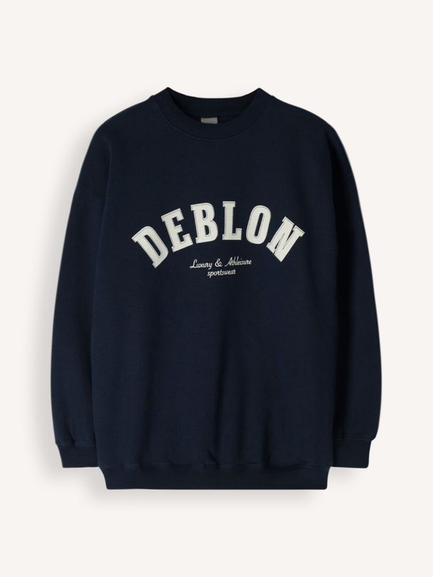 Deblon Puck, katoenen sweater met print - Donkerblauw Ontdek de Puck, katoenen sweater met print van Deblon bij Orangebag. Op werkdagen voor 21:45 besteld, morgen in huis.