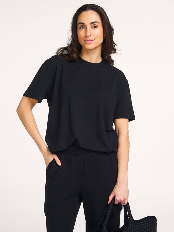 Ontdek de Leighton, katoenmix T-shirt van Varley bij Orangebag. Op werkdagen voor 21:45 besteld, morgen in huis.