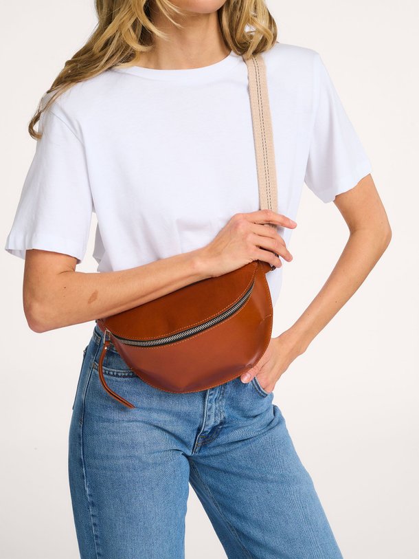 Ontdek de Rosie, lederen crossbody tas van Bellerose bij Orangebag. Op werkdagen voor 21:45 besteld, morgen in huis.