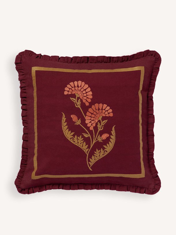 Ontdek de Carry, organic cotton kussen met borduursel van Palais bij Orangebag. Op werkdagen voor 21:45 besteld, morgen in huis.