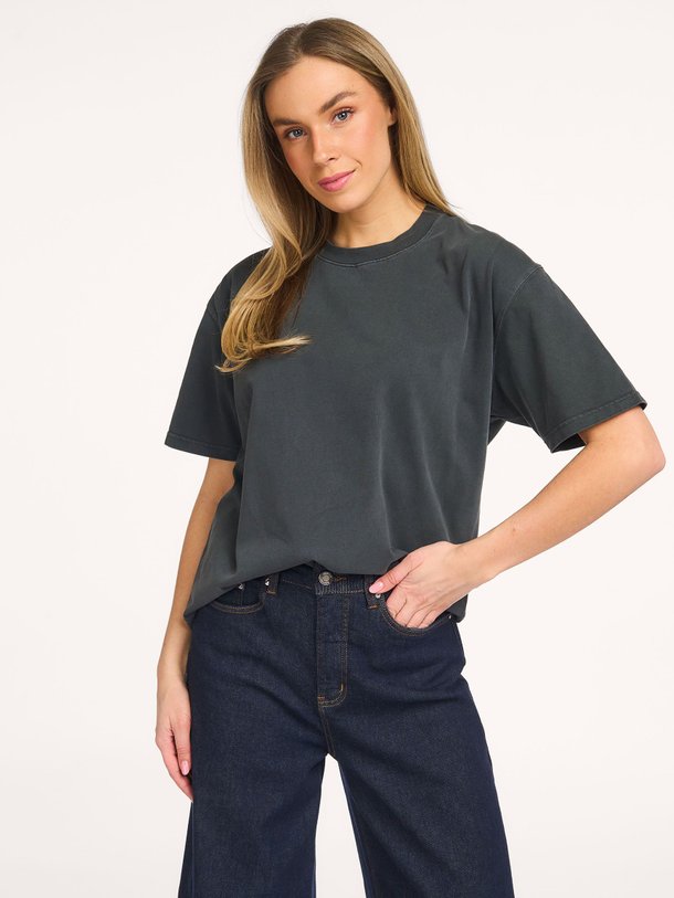 Ontdek de Eira, organic cotton T-shirt van Samsoe Samsoe bij Orangebag. Op werkdagen voor 21:45 besteld, morgen in huis.