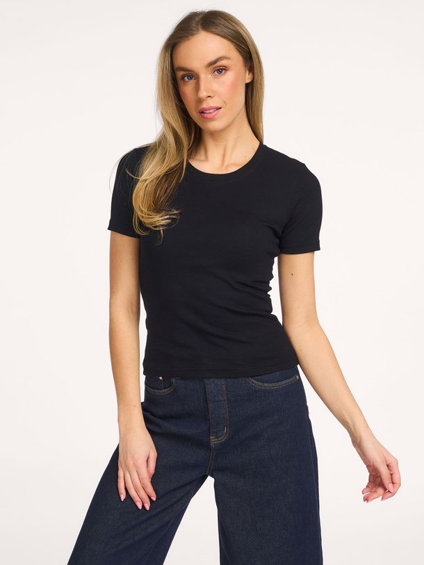 Ontdek de Saalexis, organic cottonmix rib T-shirt van Samsoe Samsoe bij Orangebag. Op werkdagen voor 21:45 besteld, morgen in huis.