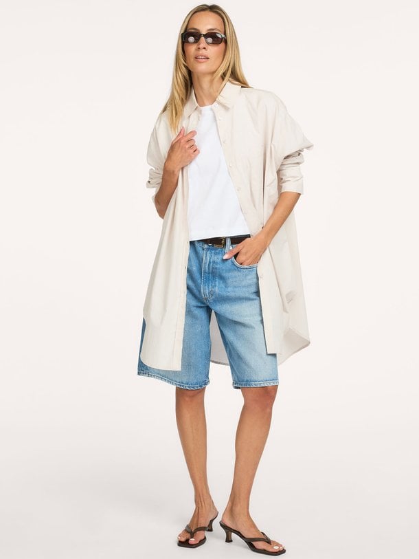 Neo Noir Halina Poplin Shirt online kopen | Orangebag Ontdek de Neo Noir Halina Poplin Shirt bij Orangebag. Een tijdloze zandkleurige blousejurk van 100% katoen met een losvallende pasvorm. Perfect voor elke dag.