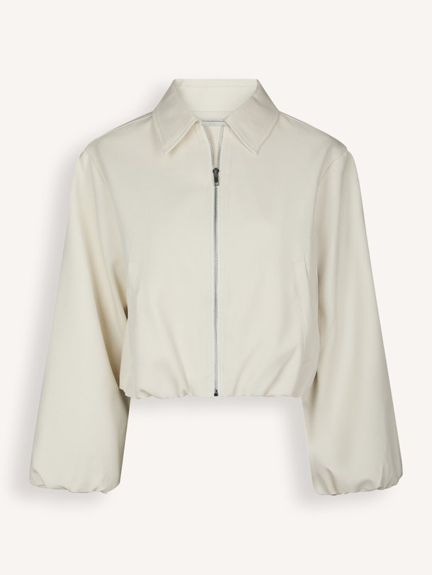 Neo Noir Denielle Structure Jacket online kopen | Orangebag Shop de Neo Noir Denielle Structure Jacket bij Orangebag. Een prachtig off-white jasje met structuur, ritsluiting en een trendy cropped fit. Bestel nu!