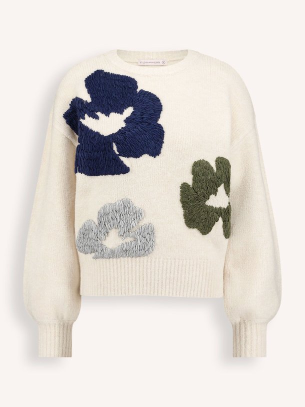 Ontdek de Nour Flower wolmix trui met borduursel van Studio Anneloes in de kleur off-white bij Orangebag. Op werkdagen voor 21:45 besteld, morgen in huis.