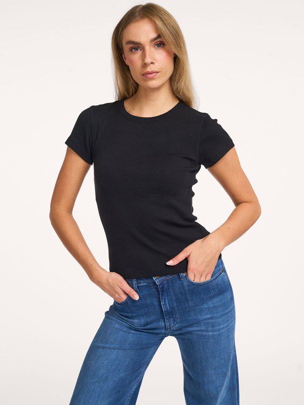 Ontdek de Koale katoenen rib top van Drykorn in de kleur zwart bij Orangebag. Op werkdagen voor 21:45 besteld, morgen in huis.