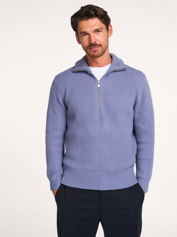 Ontdek de Manuelo katoenmix trui van Drykorn in de kleur blauw bij Orangebag. Op werkdagen voor 21:45 besteld, morgen in huis.