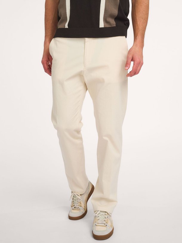 Ontdek de Ajend katoenmix broek van Drykorn in de kleur Off-white bij Orangebag. Op werkdagen voor 21:45 besteld, morgen in huis.