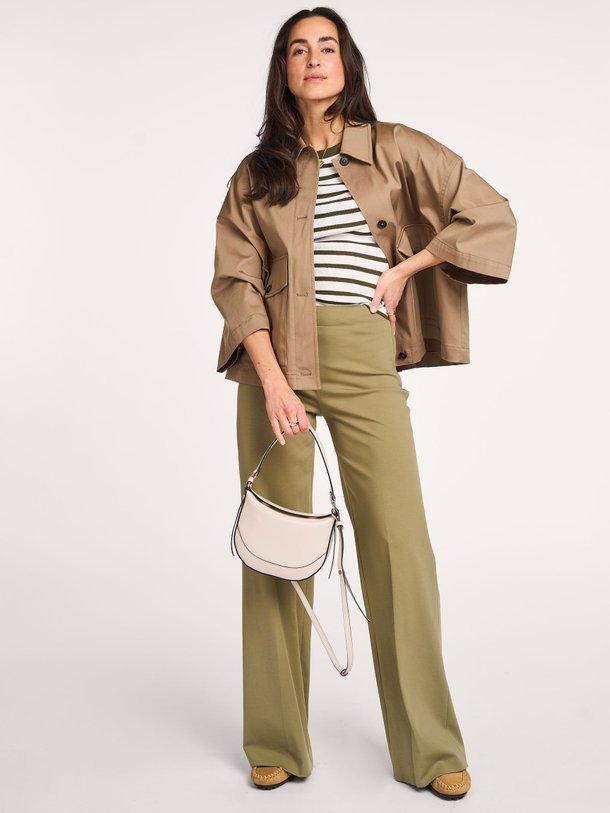 Ontdek de Before katoenmix broek van Drykorn in de kleur groen bij Orangebag. Op werkdagen voor 21:45 besteld, morgen in huis.