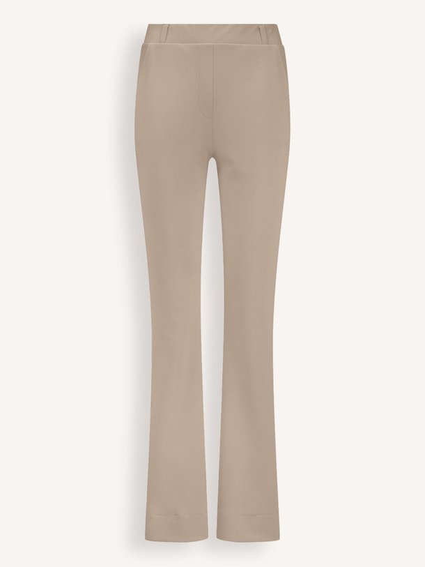 Ontdek de Flair bonded travel flared broek van Studio Anneloes in de kleur zand bij Orangebag. Op werkdagen voor 21:45 besteld, morgen in huis.