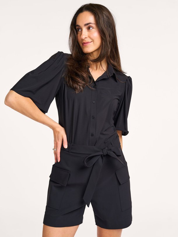 Ontdek de Poppy light travel jersey blouse van Studio Anneloes in de kleur zwart bij Orangebag. Op werkdagen voor 21:45 besteld, morgen in huis.