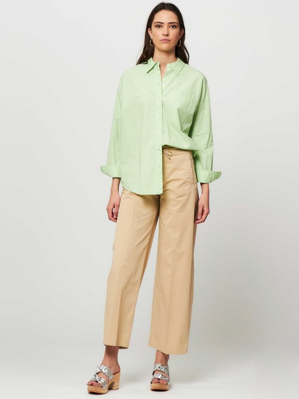 Ontdek de Fae katoenmix broek van Drykorn in de kleur lichtbruin bij Orangebag. Op werkdagen voor 21:45 besteld, morgen in huis.