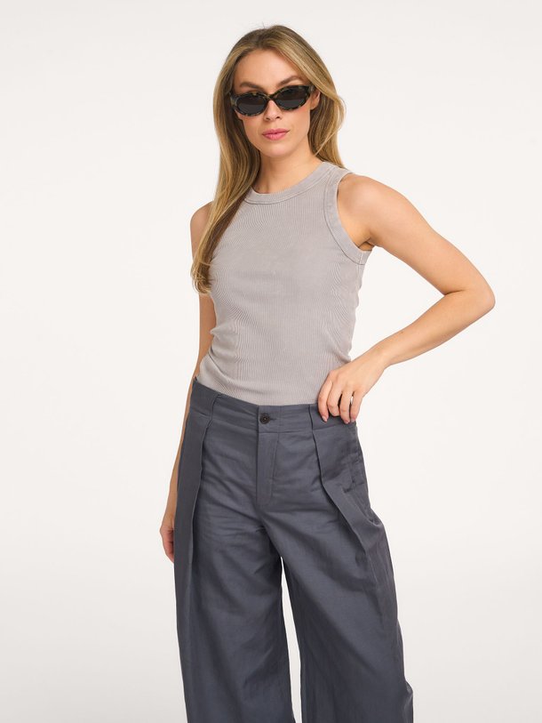 Ontdek de Olina, katoenen rib tanktop van Drykorn bij Orangebag. Op werkdagen voor 21:45 besteld, morgen in huis.