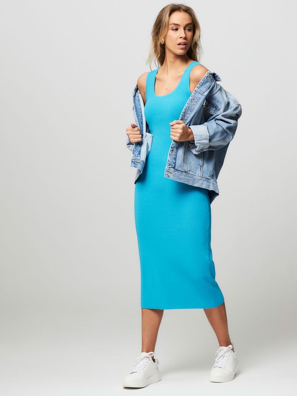 Ontdek de Severe viscosemix jurk van Drykorn in de kleur blauw bij Orangebag. Op werkdagen voor 21:45 besteld, morgen in huis.