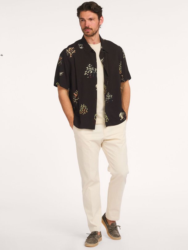 Ontdek de Meryn viscose overhemd van Drykorn in de kleur Donkerbruin bij Orangebag. Op werkdagen voor 21:45 besteld, morgen in huis.