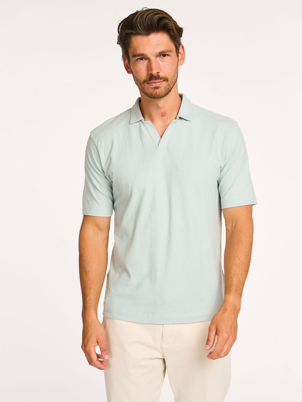 Ontdek de Benedickt katoenen piqué polo van Drykorn in de kleur lichtgroen bij Orangebag. Op werkdagen voor 21:45 besteld, morgen in huis.