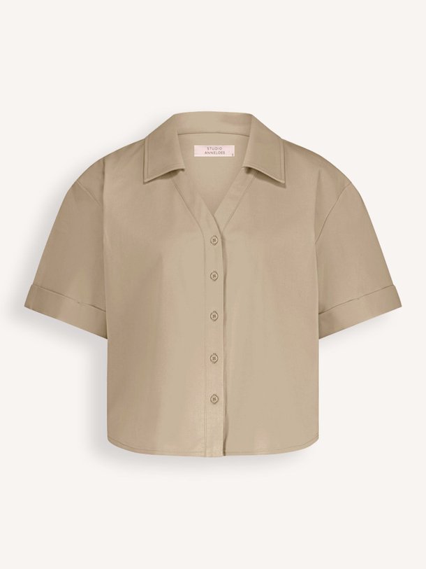 Ontdek de Djenna katoenmix blouse van Studio Anneloes in de kleur zand bij Orangebag. Op werkdagen voor 21:45 besteld, morgen in huis.