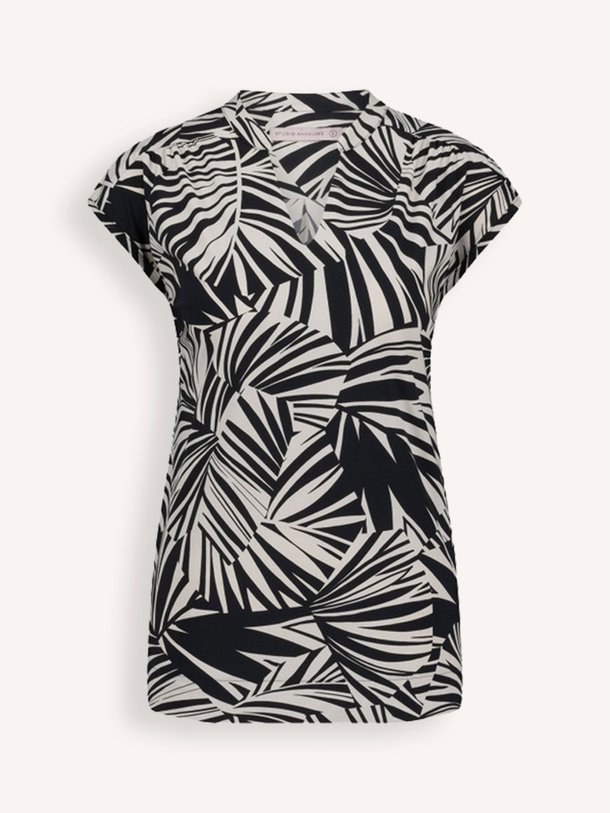 Ontdek de Kitty medium travel jersey top met print van Studio Anneloes in de kleur zwart bij Orangebag. Op werkdagen voor 21:45 besteld, morgen in huis.
