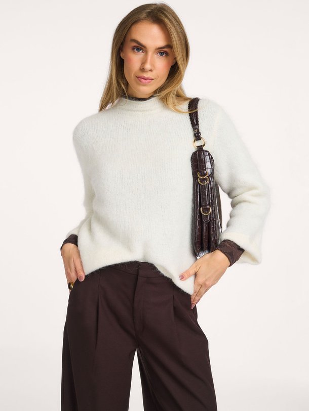 Ontdek de Marelle alpacamix trui van Studio Anneloes in de kleur off-white bij Orangebag. Op werkdagen voor 21:45 besteld, morgen in huis.