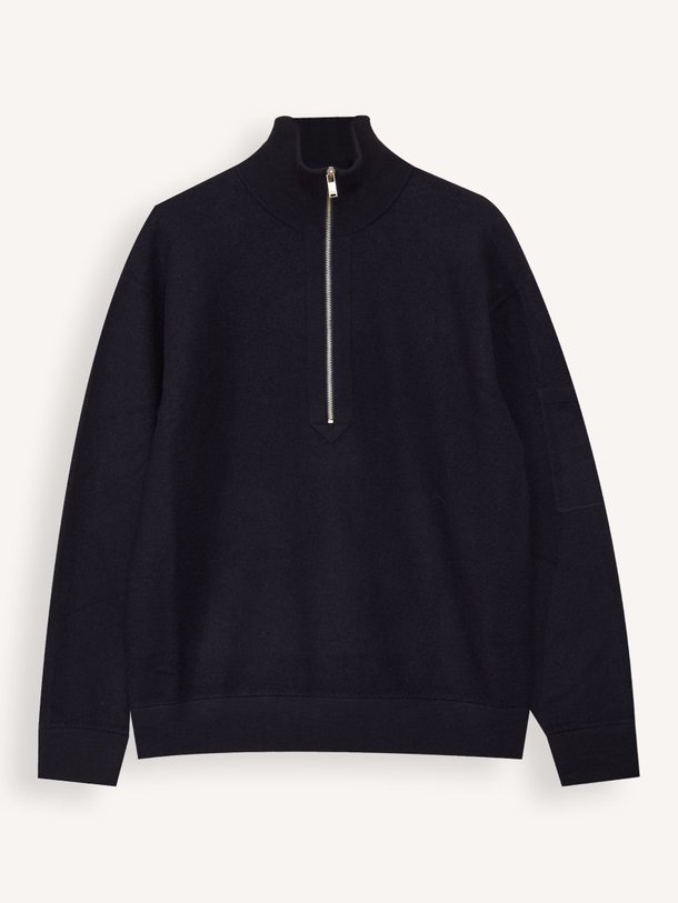 Ontdek de Kouper wollen trui van Drykorn in de kleur donkerblauw bij Orangebag. Op werkdagen voor 21:45 besteld, morgen in huis.