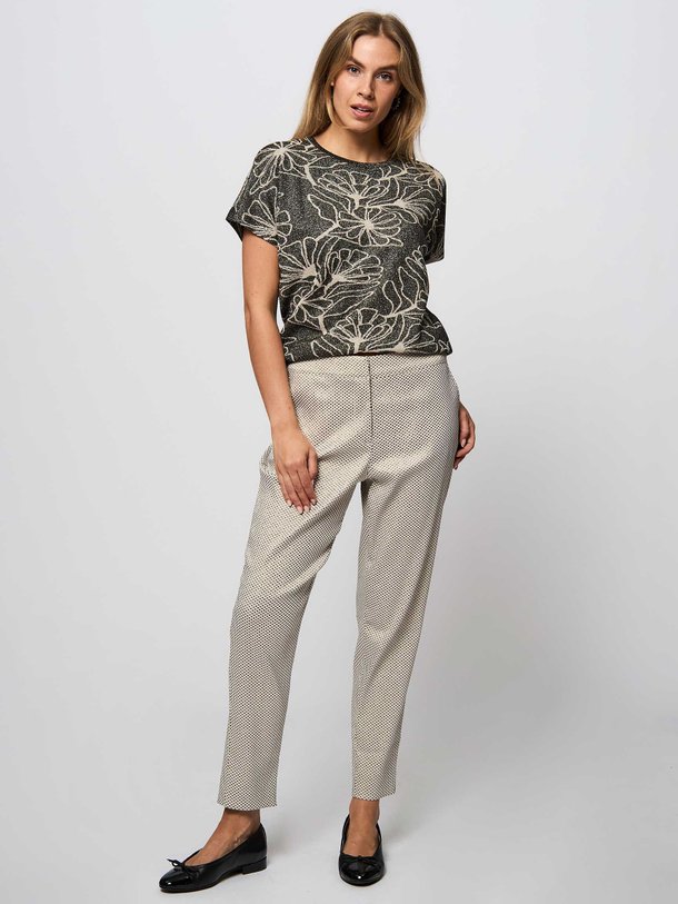 Ontdek de Kalani viscosemix top met dessin van Studio Anneloes in de kleur antraciet bij Orangebag. Op werkdagen voor 21:45 besteld, morgen in huis.