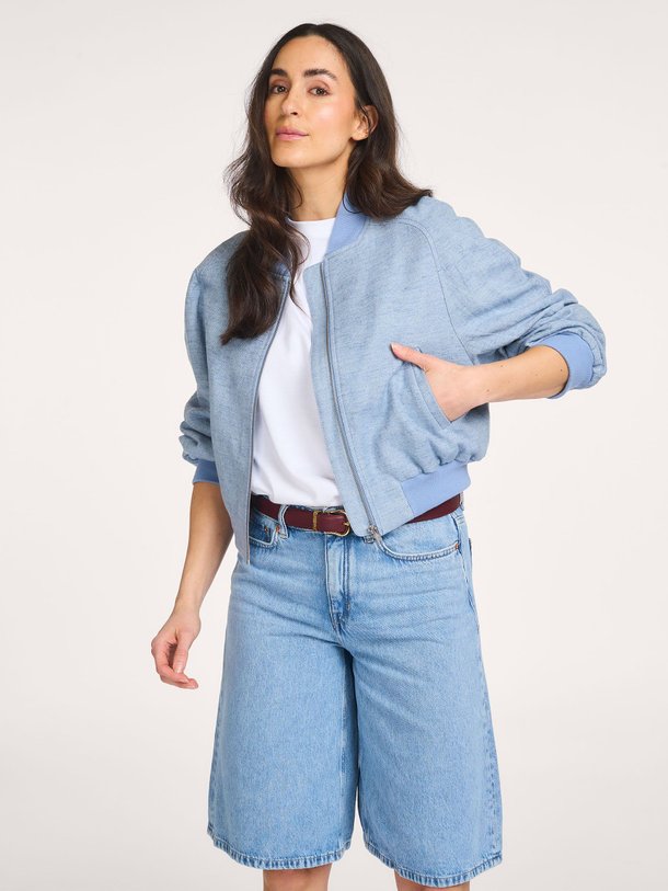 Ontdek de Marham viscosemix gemêleerd jack van Drykorn in de kleur Blauw bij Orangebag. Op werkdagen voor 21:45 besteld, morgen in huis.