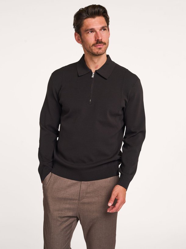 Ontdek de Gavvin katoenmix trui van Drykorn in de kleur donkerbruin bij Orangebag. Op werkdagen voor 21:45 besteld, morgen in huis.