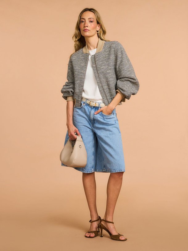 Ontdek de None denim bermuda short van Drykorn in de kleur Blauw bij Orangebag. Op werkdagen voor 21:45 besteld, morgen in huis.