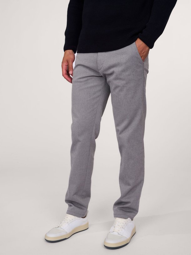 Ontdek de Fago katoenmix broek van Drykorn in de kleur grijs bij Orangebag. Op werkdagen voor 21:45 besteld, morgen in huis.