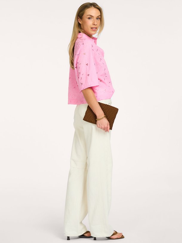 Ontdek de Nyra broderie blouse van Studio Anneloes bij Orangebag. Op werkdagen voor 21:45 besteld, morgen in huis.